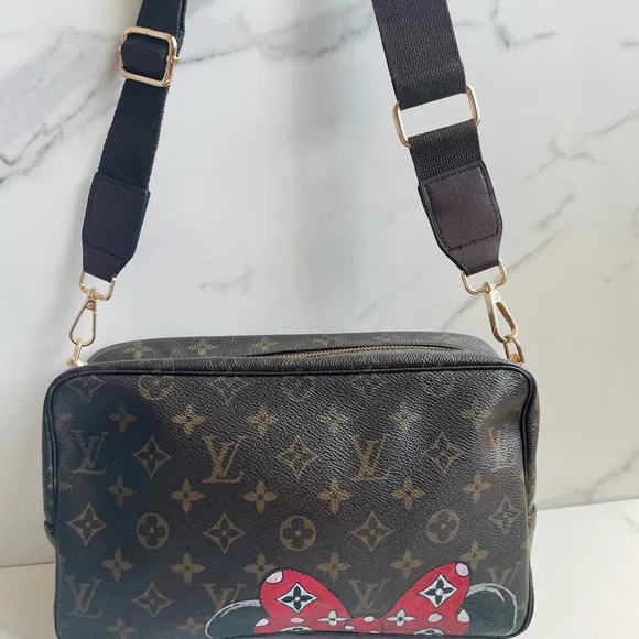 SOLD! Louis Vuitton Monogram hand-painted crossbody - Picture 4 of 14